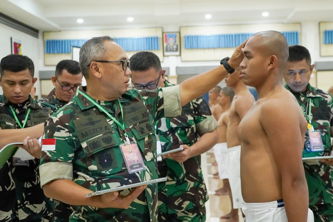 Pangdam XIII/Merdeka Mayjen TNI Mirza Agus memimpin Sidang Pemilihan Tingkat Sub Panitia Pusat (Pantukhir) Penerimaan Calon Tamtama Prajurit Karier (Cata PK) TNI AD Gelombang II Tahun Anggaran 2026 di Makodam XIII/Merdeka, Rabu (8/7/2026).
