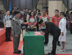 Bupati Dr Joune Ganda, Lantik 31 Pejabat Administrator dan Pengawas
