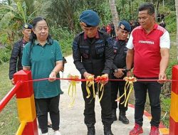 Bukti Peduli Kebutuhan Masyarakat, Sat Brimob Polda Sulut Bangun Jembatan dan Jalan Setapak Warga Airmadidi Bawah
