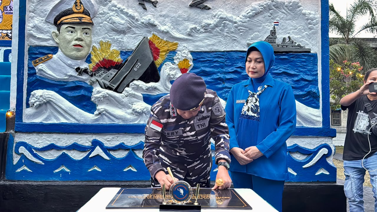 Kawasan Monumen Pahlawan Samudera di Kota Bitung diresmikan Dankodaeral VIII Laksda TNI Dery Triesananto Suhendi, S.E., M.Tr.Opsla., didampingi Ketua Daerah Kodaeral VIII Gabungan Jalasenastri Koarmada RI, Ny. Emy Dery T.S., di Jalan Yos Sudarso, Kecamatan Maesa, Jumat 24/7. (ist)