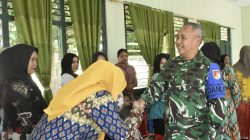 Panglima Kodam XIII/Merdeka, Mayor Jenderal TNI Mirza Agus, S.I.P., mengunjungi prajurit beserta keluarga di Kompi Senapan A Yonif 713/Satya Tama dan Koramil 1314-01/Kwandang, Jumat (1/8/2026).