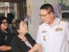 Wabup Theodorus Kawatu Melayat, Kenang Pengabdian Pnt. Hasni Royke Johannis Pola sebagai Pahlawan Tanpa Tanda Jasa