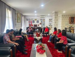 Alumni Fakultas Hukum Unsrat, Bupati Franky Wongkar Terima Panitia Dies Natalis ke-68