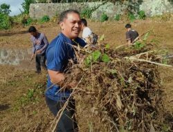 Dukung Gerakan Indonesia ASRI Sekretariat DPRD Sulut Kerja Bakti di Desa Paleloan