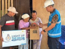 Dari Pelita Minyak Menuju Cahaya Listrik, PLN Nyalakan Harapan Keluarga Prasejahtera di Desa Tule