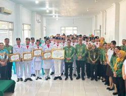 Bentuk Apresiasi, Wakil Walikota Serahkan Piagam Penghargaan Bagi Anggota Paskibraka