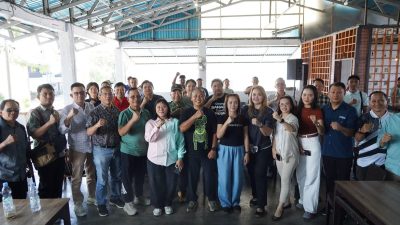 Pangdam XIII/Merdeka Mayjen TNI Mirza Agus, S.I.P., menggelar Coffee Morning bersama pimpinan media dan awak media di kawasan Megamas, Kota Manado, Senin (1/9/2026).