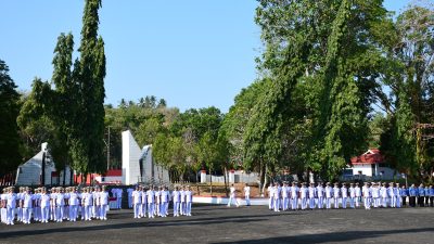 Kodaeral VIII menggelar ziarah dalam rangka memperingati HUT ke-81 TNI Angkatan Laut (TNI AL) Tahun 2026 di Taman Makam Pahlawan (TMP) Kairagi Weru, Kecamatan Paal Dua, Kota Manado, Senin (7/9/2026).