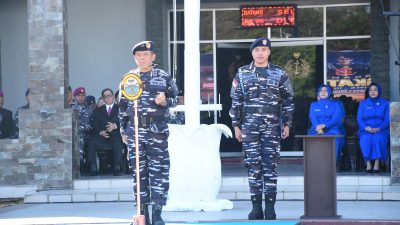 Dankodaeral VIII Laksda TNI Dery Triesananto Suhendi memimpin Apel Siaga Hari Jadi ke-81 TNI Angkatan Laut (TNI AL) Tahun 2026.