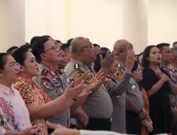Perkuat Kedekatan Polisi Bersama Masyarakat, Wakapolda Sulut Hadiri Ibadah Minggu Kasih di GPdI Samrat